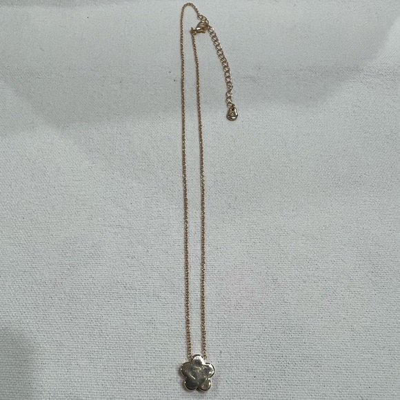 NOIR GOLD FLOWER NECKLACE - Picture 1 of 5